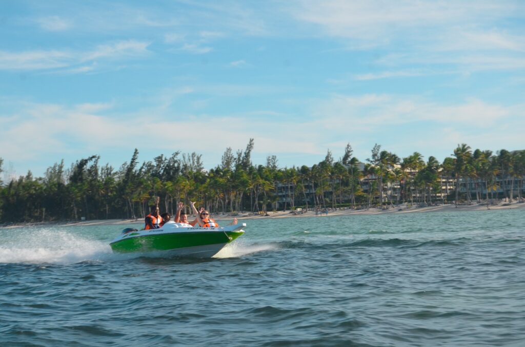 Group on Speedboat